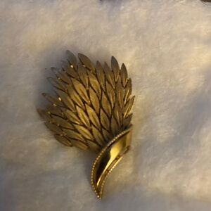Elegant Vintage Wheat Brooch